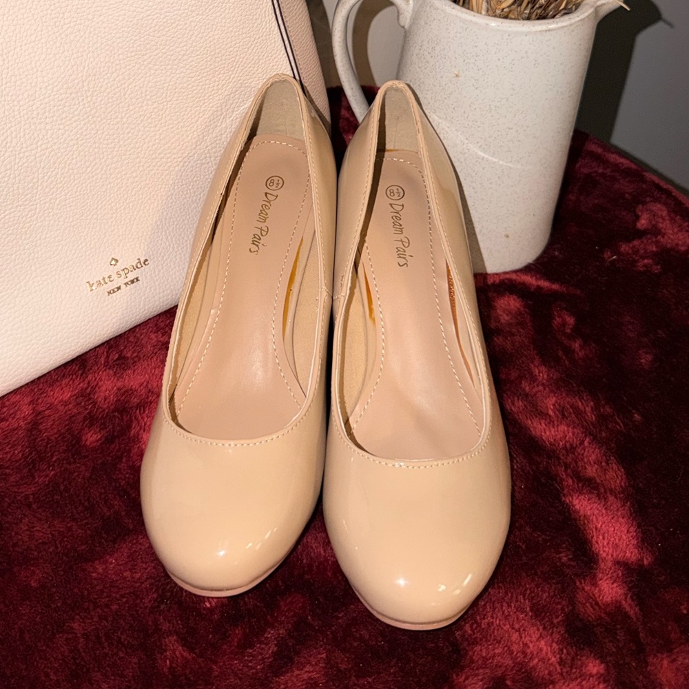 Dream Pairs NIB Women's Beige Heels